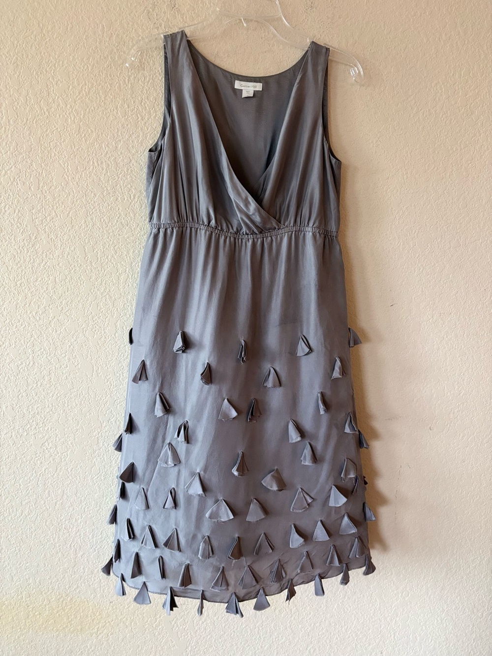 Garnet Hill 100% silk sleeveless knee-length dress grey size‎ 2